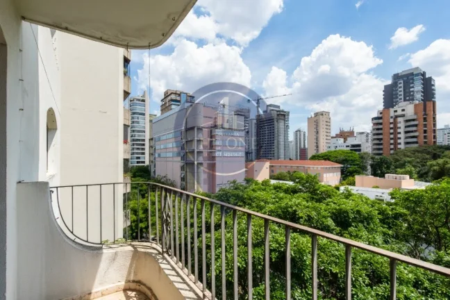Imagem Apartamento de luxo na Vila Uberabinha, São Paulo-SP, com 3 quartos, 3 suítes e 171m² de área.