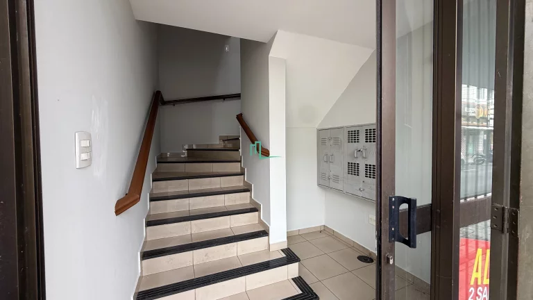 Imagem Excelente sala comercial disponível para locação na rua voluntários da franca ao lado da praça da catedral de Franca/SP