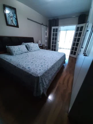 Imagem Sobrado a venda com 3 dorms sendo 1 suíte - Vila Arriete