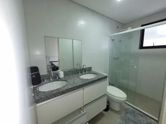 Imagem PITANGUEIRAS - FLAT NA MELHOR LOCALIZAÇÃO DE PITANGUEIRAS, SACADA GOURMET, VISTINHA MAR, 110 M² ÚTEIS, 02 VAGAS DE GARAGEM E LAZER NO PRÉDIO
