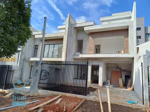 Imagem Sobrado com 143 m² + 38m² de terraço, 3 quartos (1 suíte) à venda por R$ 998.000 - Boa Vista - Curitiba/PR