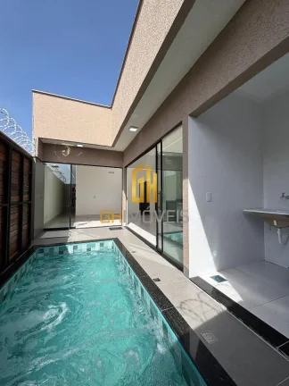 Imagem CA1760Belíssima casa com piscina 3 quartos sendo 1 suíte no Setor Central A casa possui - Porcelan...