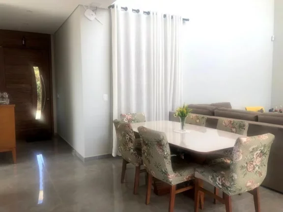 Imagem Linda casa a venda no Condomínio Ninho Verde Eco Residence II - Pardinho/SP.