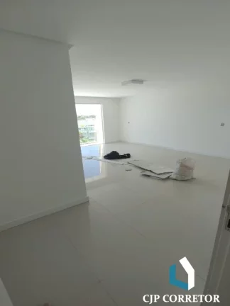 Imagem Casa em Condomínio de luxo com 4 suítes.