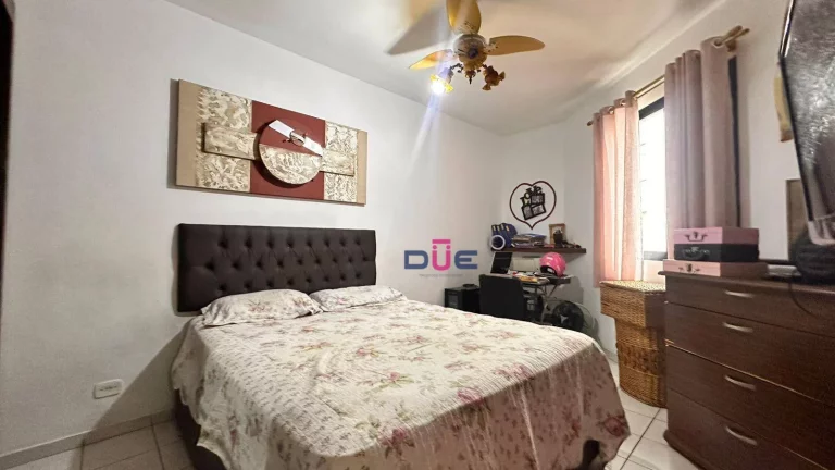 Imagem Apartamento com 2 dormitórios sendo 1 suite No Embaré. vaga demarcada, salao festas amplo, churrasqueira, e salao de jogos. Andar alto com vista livre