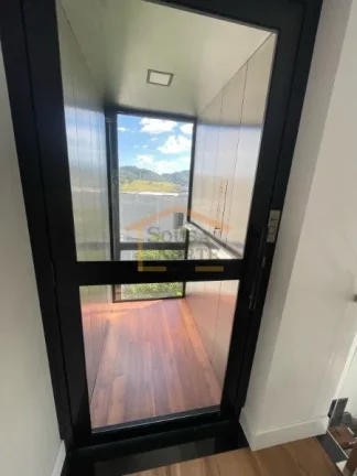 Imagem Casa 5 estrelas, construída com material Platinum.
Toda mobiliada, academia, acessibilidade, aqueci...