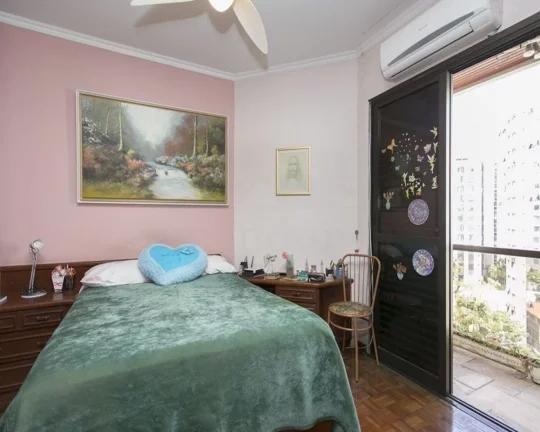 Imagem Apartamento amplo com living, sacada, lavabo, 3 quartos sendo 2 suítes, wc social, cozinha, área d