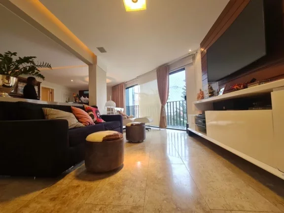 Imagem A 5ª Avenida Imóveis apresenta este charmoso apartamento, com 3 Suites, 04 salas 192,92m2 de área, localizado no bairro da Barra, próximo ao farol