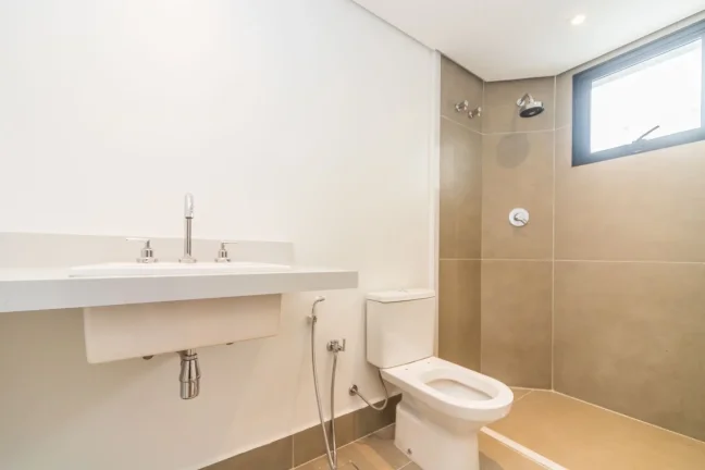 Imagem Apartamento 93M² Reformado, 3Q, 1 Suíte, 2 Banheiros, 2 Vagas, Varanda, Piscina, Academia, Churrasqueira, Playground, Salão de Festas e Jogos, Quadra.