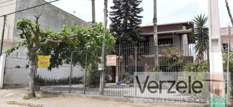 Imagem Casa / Sobrado para Venda em Camboriú / SC no bairro São Francisco de Assis