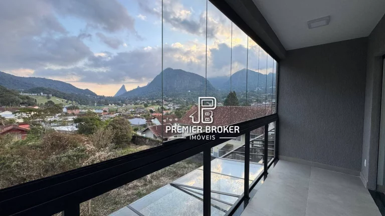 Imagem Casa com 3 dormitórios à venda, 143 m² por R$ 880.000,00 - Alto - Teresópolis/RJ