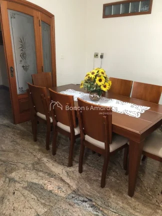 Imagem Localizado em um dos endereços mais desejados, este imóvel espaçoso de 186m² oferece todo o conf...