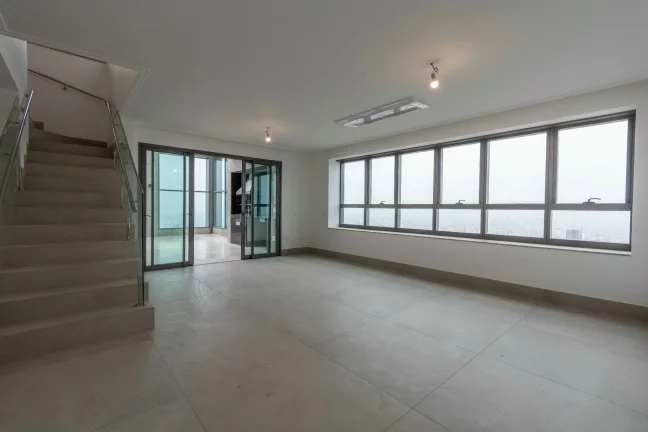 Imagem Cobertura Duplex Tatuapé - 593,24 m² - 4 Suítes - 1 Máster - Terraço Gourmet - 7 banheiros - 8 Vagas - Depósito - Piscina e ofurô