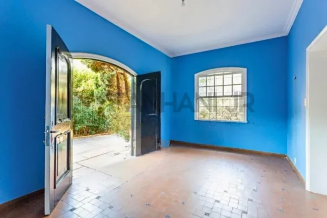 Imagem Casa de Luxo no Jardim Europa: 5 Quartos, 3 Suítes, 4 Salas, 10 Vagas de Garagem, 600m² - Venda ou Locação em SP