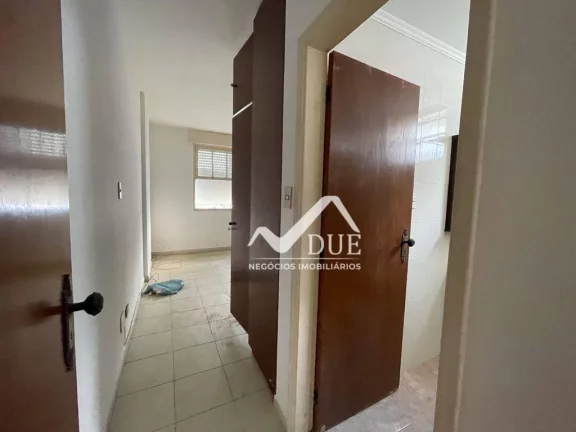 Imagem APARTAMENTO NA PONTA DA PRAIA 3 DORMITÓRIOS MAIS UMA SUÍTE VISTA LIVRE