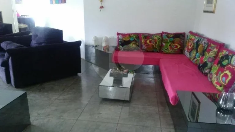 Imagem Sobrado à venda com 5 quartos, sendo 2 suítes, em Butantã, São Paulo - SP