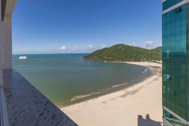 Imagem Apartamento com 4 suítes, 4 vagas de garagem no Centro de Balneário Camboriú