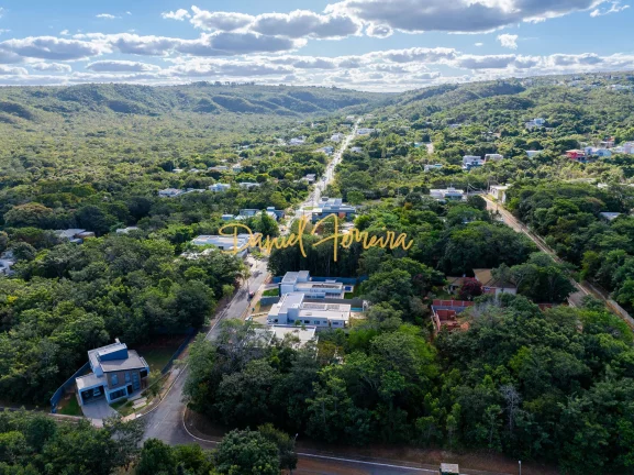 Imagem Terreno de esquina, plano com 1.180 m² no Condomínio Santa Monica