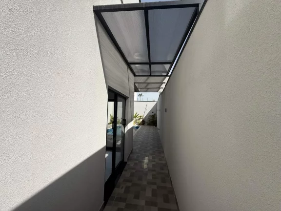 Imagem Casa Moderna com Piscina em Condomínio  Pronta para Morar!