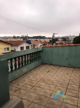 Imagem Excelente sobrado com 3 dormitórios, 3 vagas, 3 banheiros com facil acesso a comércios e principais avenidas