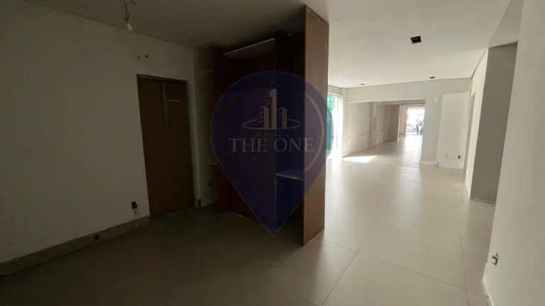 Imagem Excelente Casa Comercial para Locação em Indianópolis, São Paulo-SP: 1 Banheiro, 4 Vagas de Garagem, 300m² de Área.