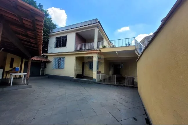 Imagem Casa com 5 quartos 200 m², Honório Gurgel, Rio de Janeiro.