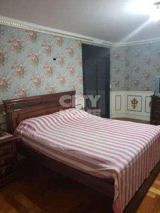 Imagem Cobertura ampla e super iluminada. Conta com pé direito alto em todo o apartamento ambientes amplos...