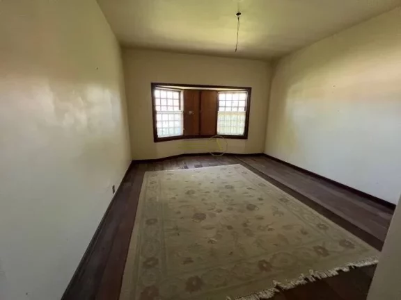 Imagem Casa térrea com terreno de 1.100m² para reforma ou demolição e construção
