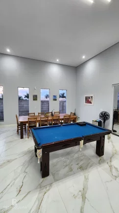 Imagem Casa de alto padrão com 4 suítes em conjunto residencial com controle de acesso