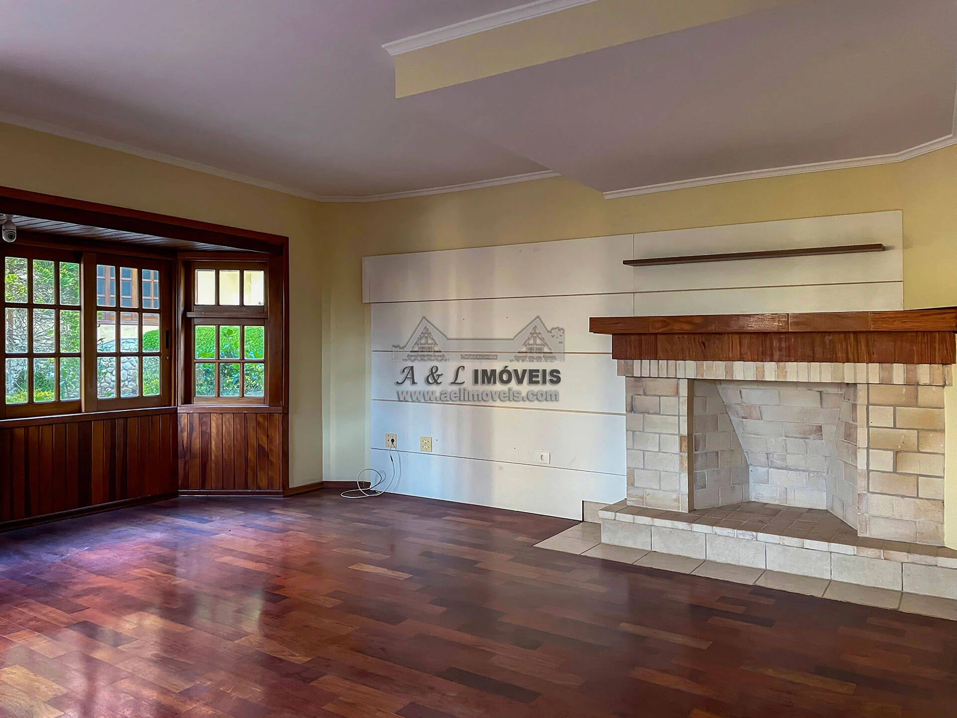 Imagem Casa 4 Suítes à Venda em Campos do Jordão | Condomínio com 10 Casas