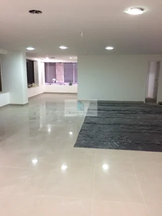 Salão Comercial de Alto Padrão à Venda no Centro do Rio de Janeiro-RJ: 1 Sala, 2 Banheiros e 115m² de Área.