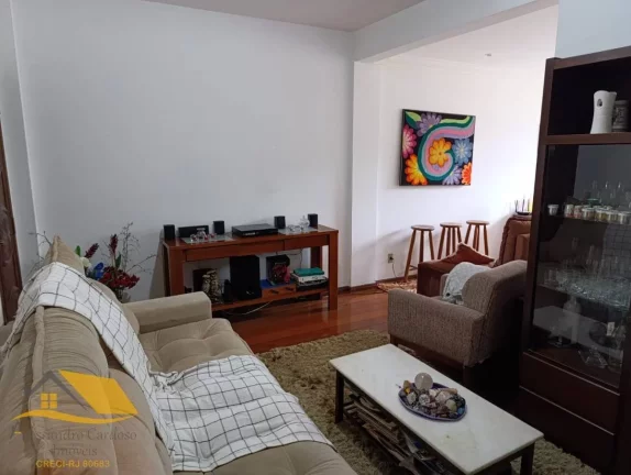 Imagem Vendo Apartamento no Centro com 3 Quartos Mais Dependência Completa e Garagem