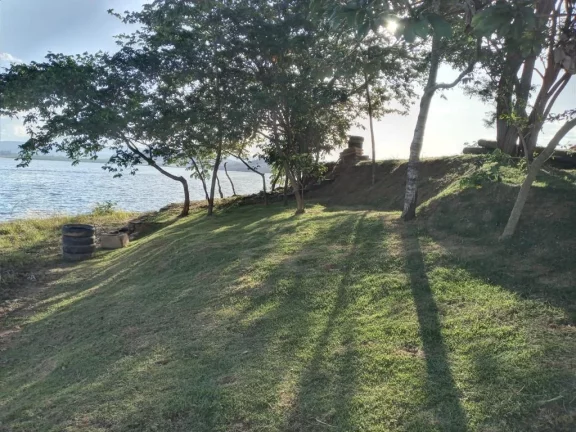 Imagem Rancho no Condomínio Pontal do Lago em Delfinópolis (MG)
