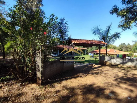 Imagem Chácara com 2 dormitórios à venda, 2611 m² por R$ 350.000,00 - Congonhal - Tatuí/SP