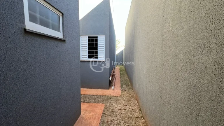 Imagem Excelente oportunidade! Casa à venda em Campo Grande-MS, bairro Jardim Carioca: 2 quartos, 1 sala, 1 banheiro, 2 vagas de garagem, 60,00 m².
