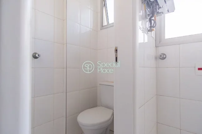 Imagem Ótimo apartamento com 78m², 3 dormitórios, sendo uma suíte, living com varanda, sala de jantar, ...