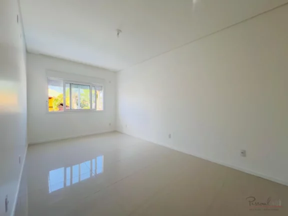 Imagem Apresentamos uma magnífica casa ampla e semi-nova localizada em Jurerê Internacional, um dos desti...