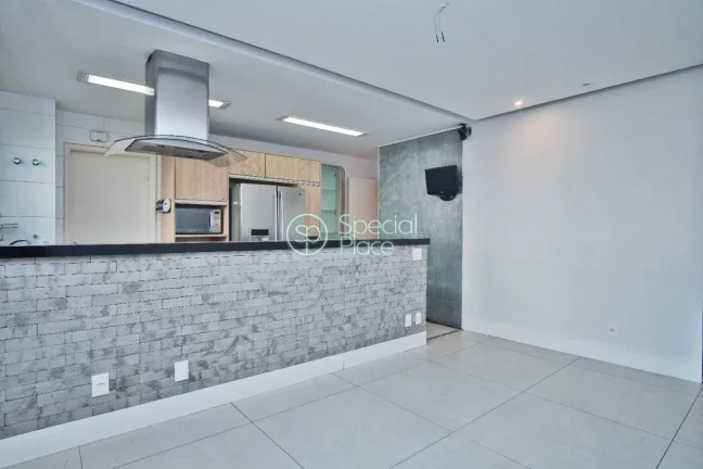 Imagem Excelente apto no Panamby - Área: 184,00m² - Amplo living com pé direito duplo ( persianas automa...