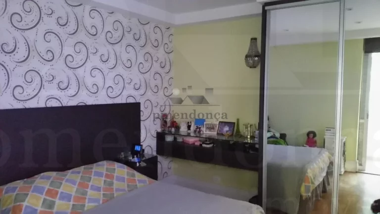 Imagem Apartamento com amplo living para 3 ambientes, varanda, lavabo, 4 dormitórios sendo 3 suítes ,01 c...