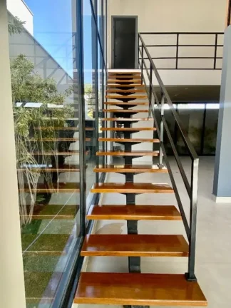 Imagem Imperdível Casa em Condomínio à Venda em Votorantim-SP - 4 quartos, 4 suítes, 3 salas, 5 banheiros, 4 vagas, 355,33m².