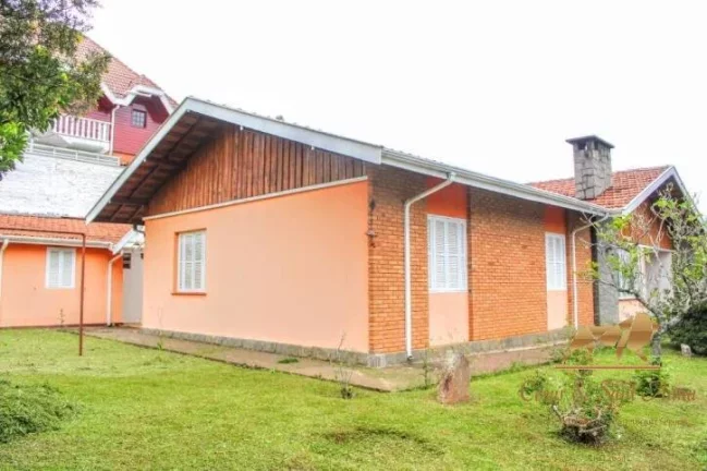 Imagem CASA Á VENDA EM ÓTIMA LOCALIZAÇÃO EM CAMPOS DO JORDÃO-SP