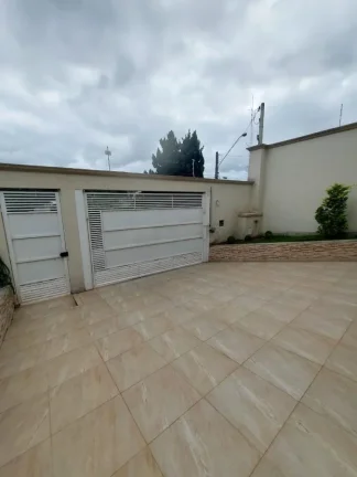 Imagem Casa para Venda em Atibaia, Vila Gardenia, 3 dormitórios, 2 suítes, 3 banheiros, 4 vagas