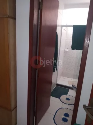 Imagem Apartamento com 2 dormitórios à venda, 81 m² por R$ 220.000,00 - Vinhateiro - São Pedro da Aldeia/RJ