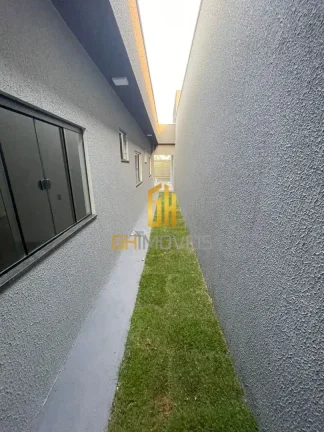 Imagem Casa com 3 quartos no Papillon Park, em terreno com 180m² com 114m² de área construída possui:- ...