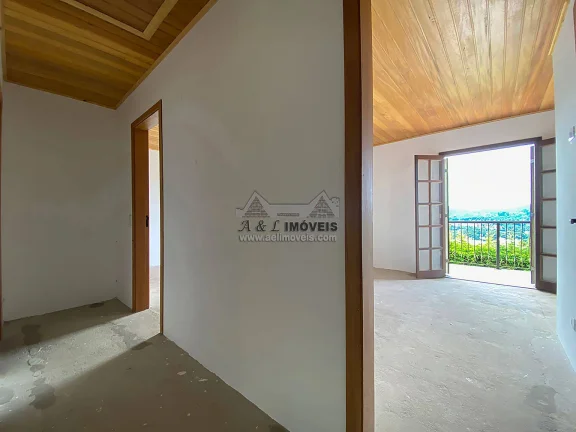 Imagem Casa à venda em Campos do Jordão - Casa nova com 03 suítes