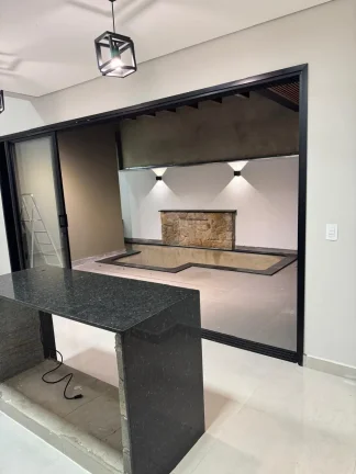 Imagem Casa em Condomínio de Luxo na Vila Nova Sorocaba - 3 Quartos, 1 Suíte, 3 Salas, 3 Banheiros, 1 Vaga - 145m²