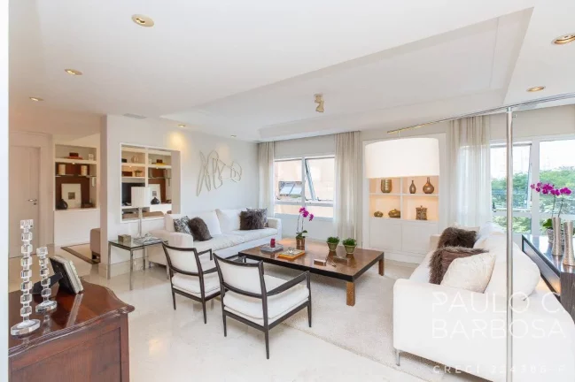 Imagem Rua Araguari com 3 Suítes - 4 Vagas - 243m²