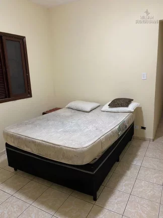 Imagem Casa Geminada 2 Dorms com Suíte, Churrasqueira e 130m² – Maracanã