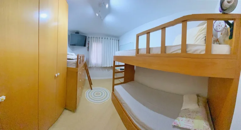 Imagem Apartamento 74M², 2Q, 2 Banheiros, 1 Vaga, Sala para 2 Ambientes, Piscina, Salão de Festas, Jardim.