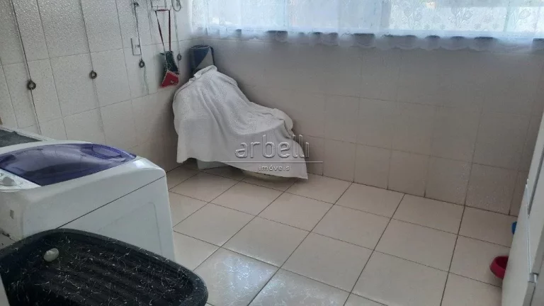 Imagem Sobrado com 242 metros quadrados, 3 dormitórios sendo 1 suíte com armários, 4 banheiros, 1 lavabo...